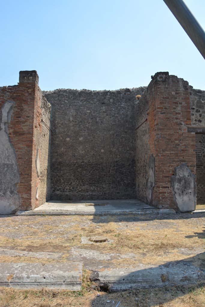 VI.12.5 Pompeii. 14th July 2017. 
Room 14, looking across secondary atrium 7 towards east ala, from edge of impluvium.   
Foto Annette Haug, ERC Grant 681269 DÉCOR.

