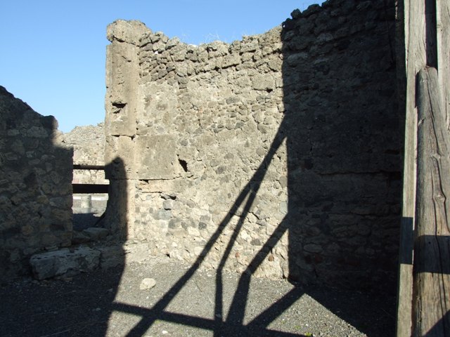 VI.13.1 Pompeii. December 2007. West wall of shop.  