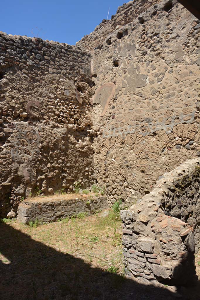VI.13.19 Pompeii. July 2017. 
Looking north-west from entrance doorway across a room originally linked to the kitchen by means of a door, with latrine, on right.
Foto Annette Haug, ERC Grant 681269 DCOR.
