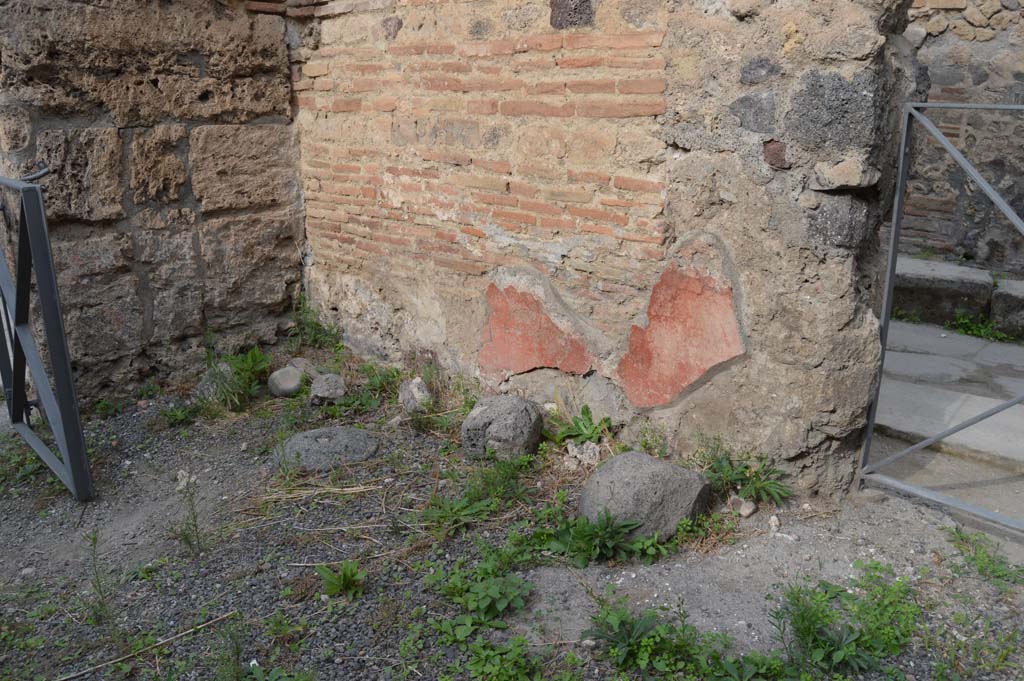 VI.14.36 Pompeii. October 2017. 
North-west corner of bar-room with north wall, on right, with doorway onto Vicolo di Mercurio at VI.14.35.
Foto Taylor Lauritsen, ERC Grant 681269 DÉCOR.

