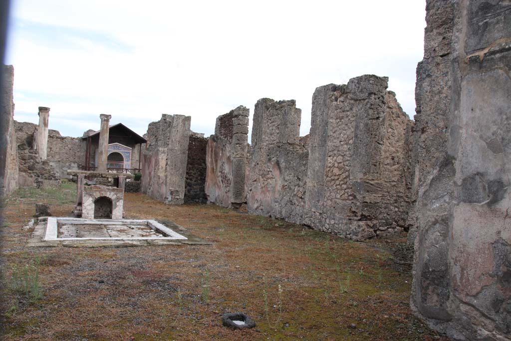 VI.14.43 Pompeii. September 2019. Room 7, looking west from tablinum towards entrance doorway.
Foto Annette Haug, ERC Grant 681269 DÉCOR.
