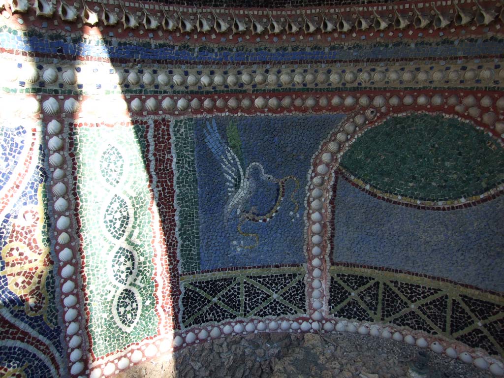 VI.14.43 Pompeii. May 2015. Room 14, detail of mosaic panel in fountain in garden area. Photo courtesy of Buzz Ferebee.
