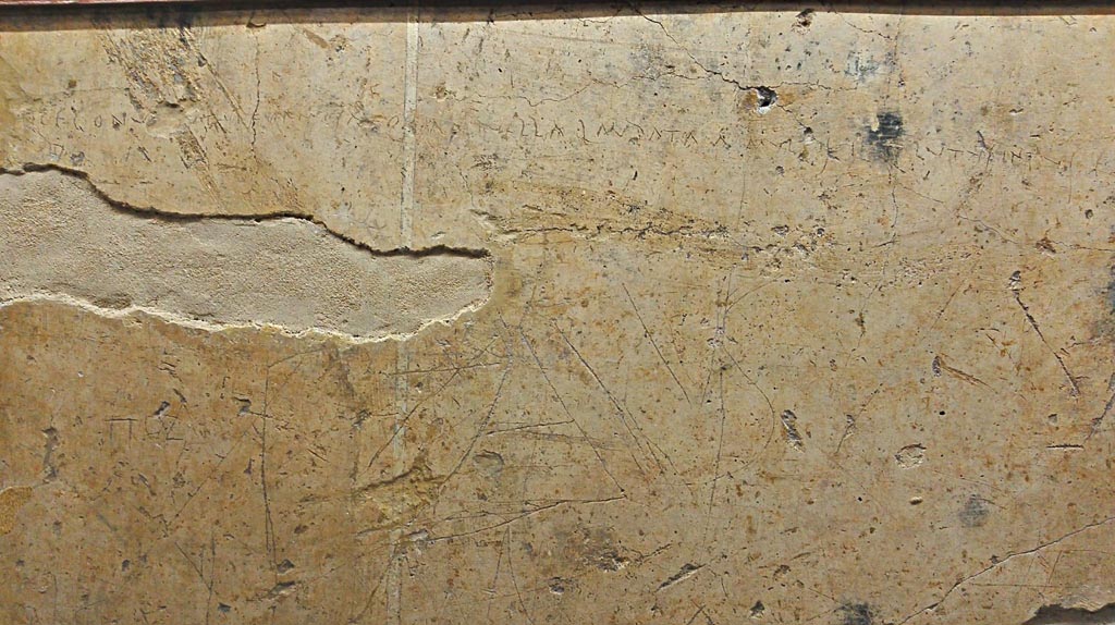 VI.14.43 Pompeii. 
Graffiti from wall near to main entrance. Now in Naples Archaeological Museum, inv. 4685. Photo courtesy of Giuseppe Ciaramella.

