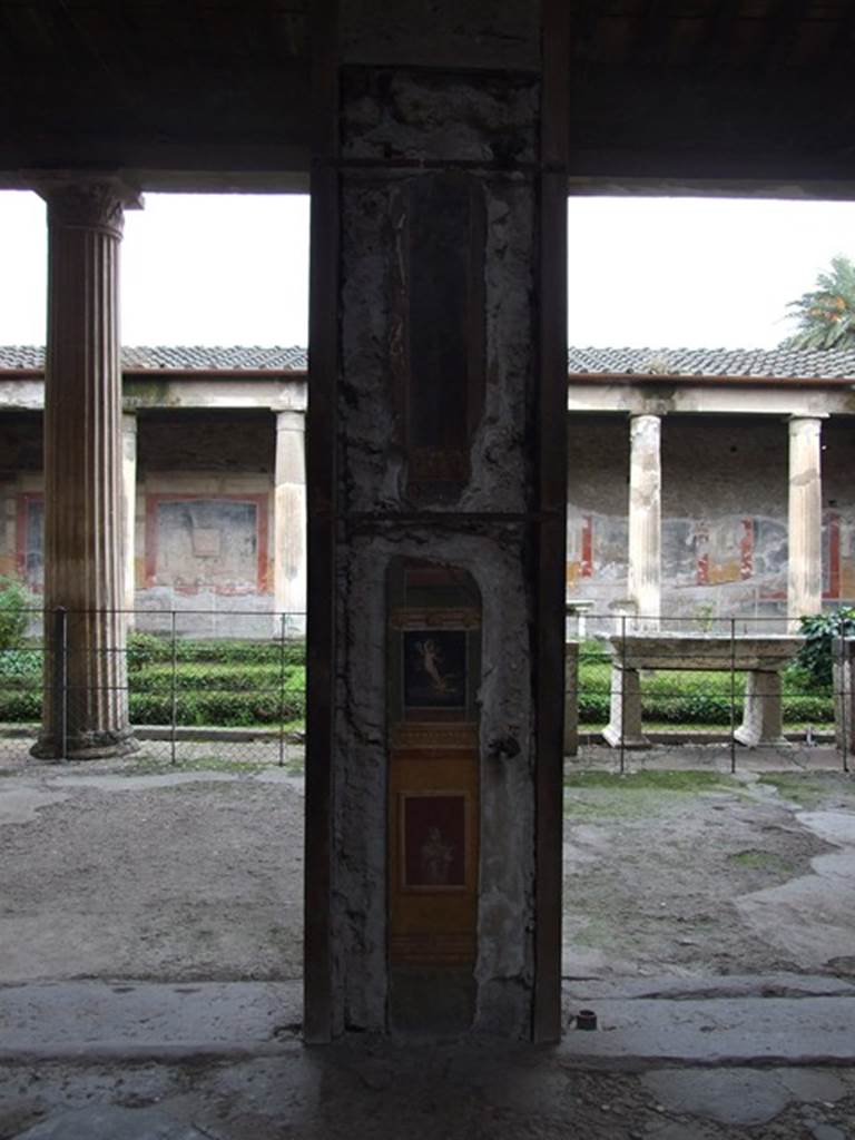 VI.15.1 Pompeii. December 2006.  Painted pillar between Peristyle and Atrium.