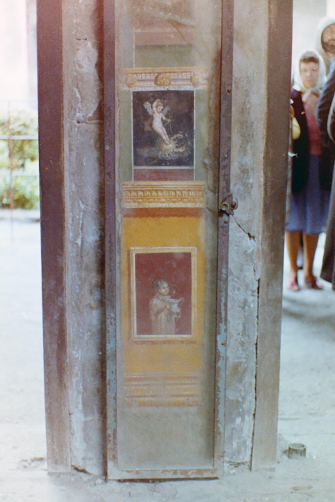 VI.15.1 Pompeii. 4th April 1980. 
Detail of painted pillar between peristyle and atrium. Photo courtesy of Tina Gilbert.
