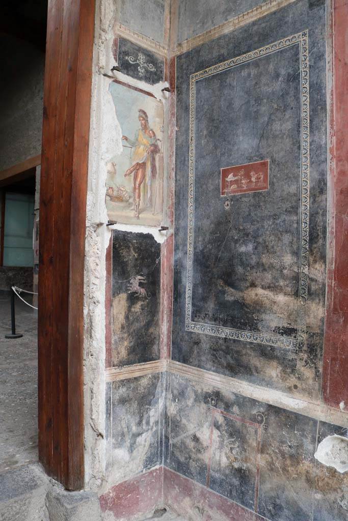 VI.15.1 Pompeii. December 2018. 
North-west corner of vestibule. Photo courtesy of Aude Durand.
