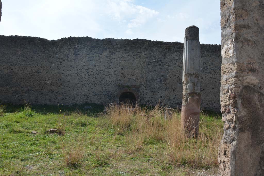 VI 15 5 Pompeii. March 2019. Garden area 11, looking west from east portico.
Foto Annette Haug, ERC Grant 681269 DÉCOR.
