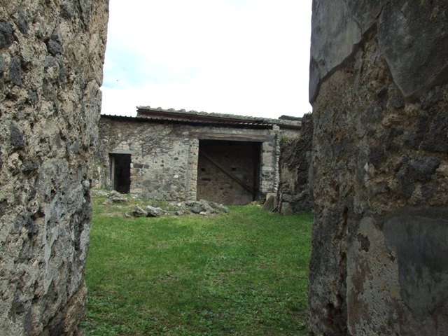 VI.16.29 Pompeii.  March 2009. Atrium.  Looking east.