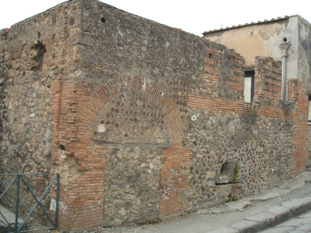 VI.17. 29 and or VI.17.28, Pompeii. May 2010. Wall facade on west side of Via Consolare.