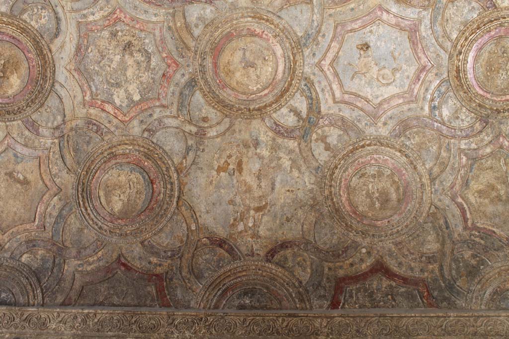 VII.1.8 Pompeii. March 2014. Stucco ceiling in vestibule 1.
Foto Annette Haug, ERC Grant 681269 DÉCOR
