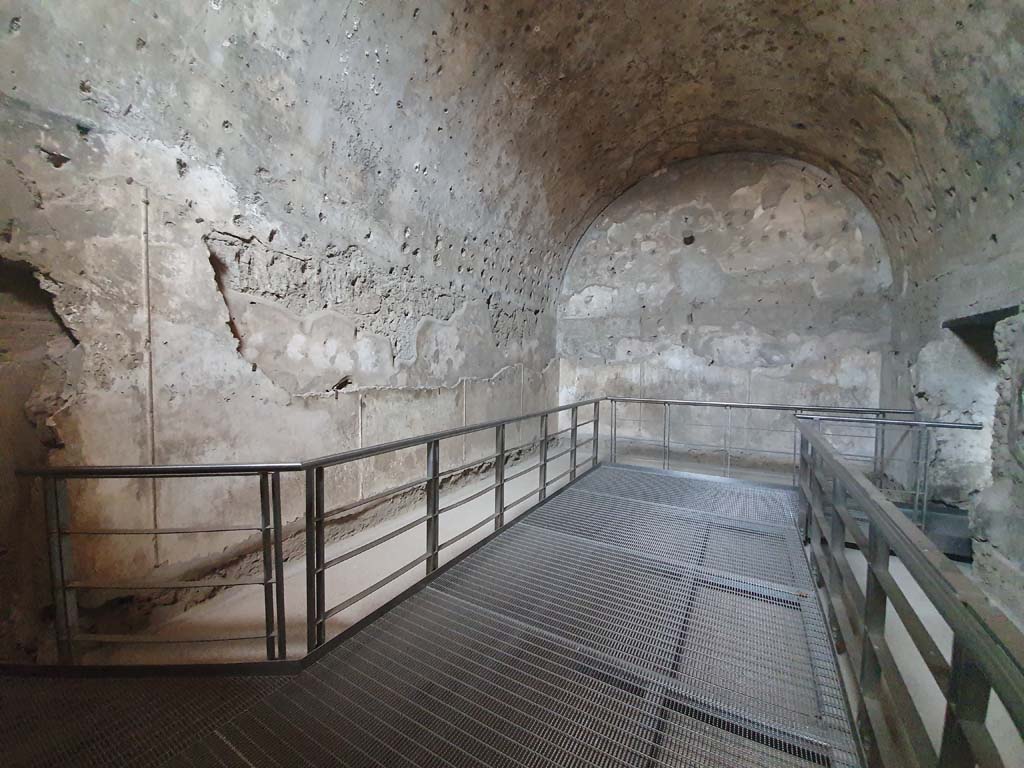 VII.1.8 Pompeii. July 2021. Tepidarium 10, looking east along north wall.   
Foto Annette Haug, ERC Grant 681269 DCOR

