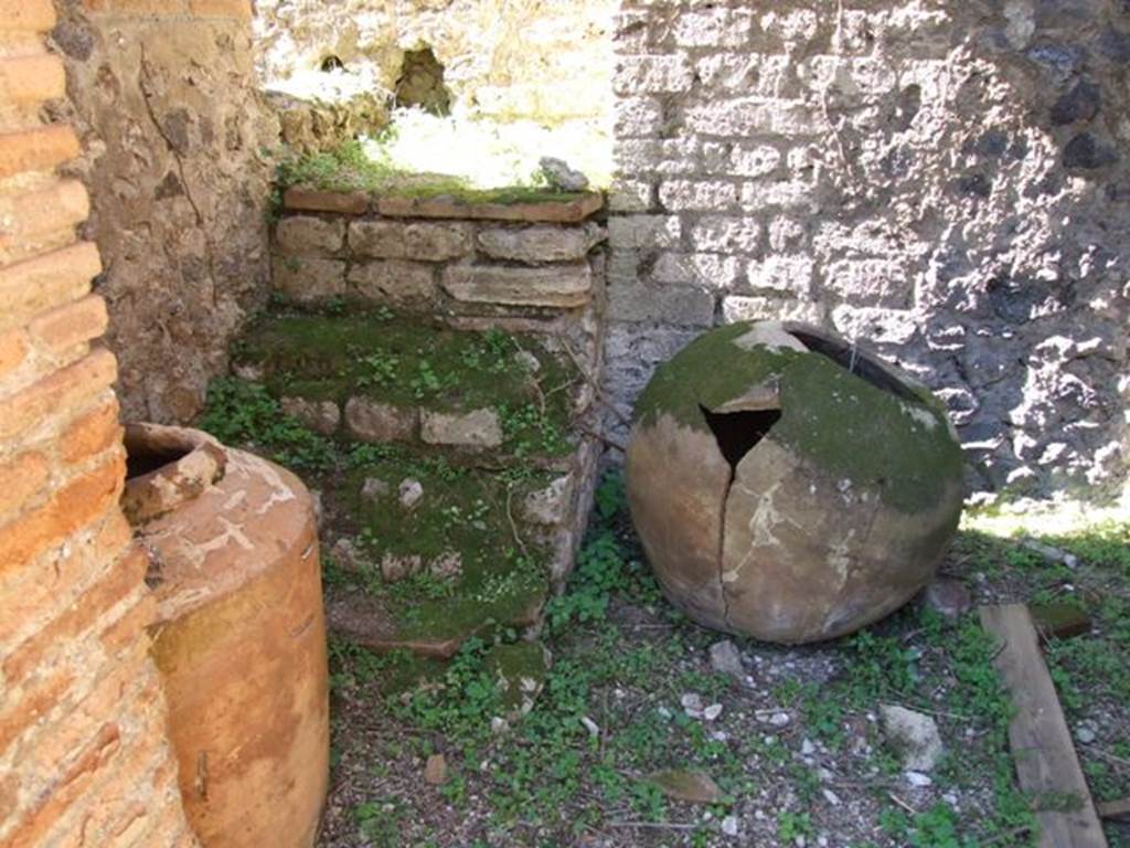 VII.2.18 Pompeii.  March 2009.  Room 8. Steps leading to upper floor.