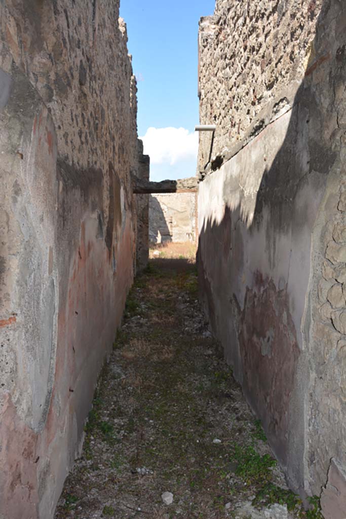 VII.2.20 Pompeii. October 2019. Room 9, looking north along corridor towards atrium.
Foto Annette Haug, ERC Grant 681269 DCOR.

