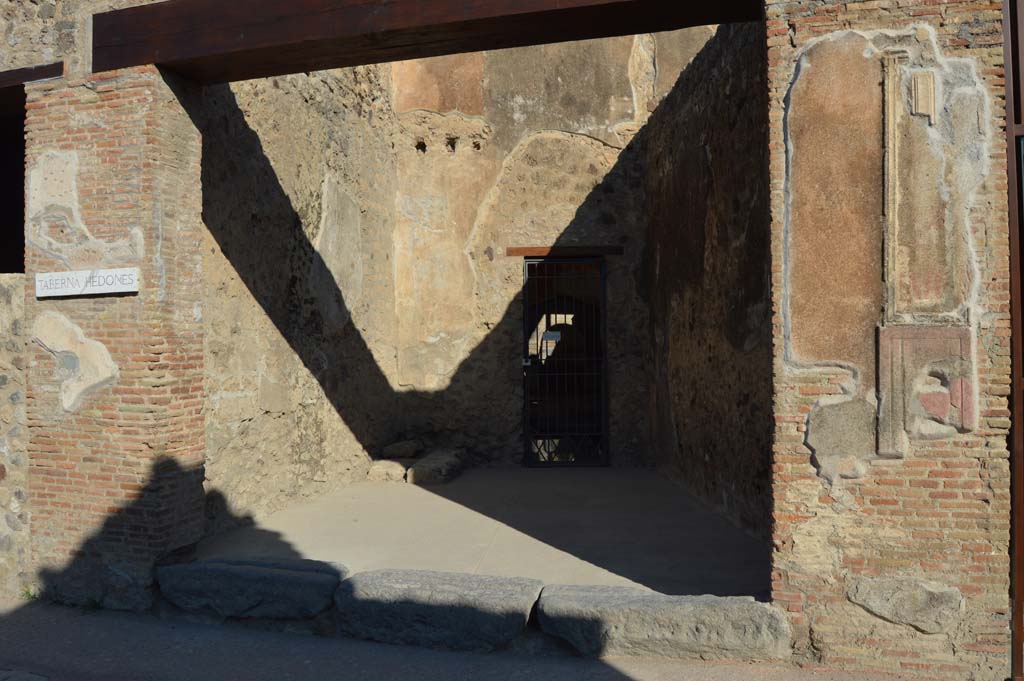 VII.2.44 Pompeii. October 2017. Looking north to entrance doorway. 
Foto Taylor Lauritsen, ERC Grant 681269 DCOR
