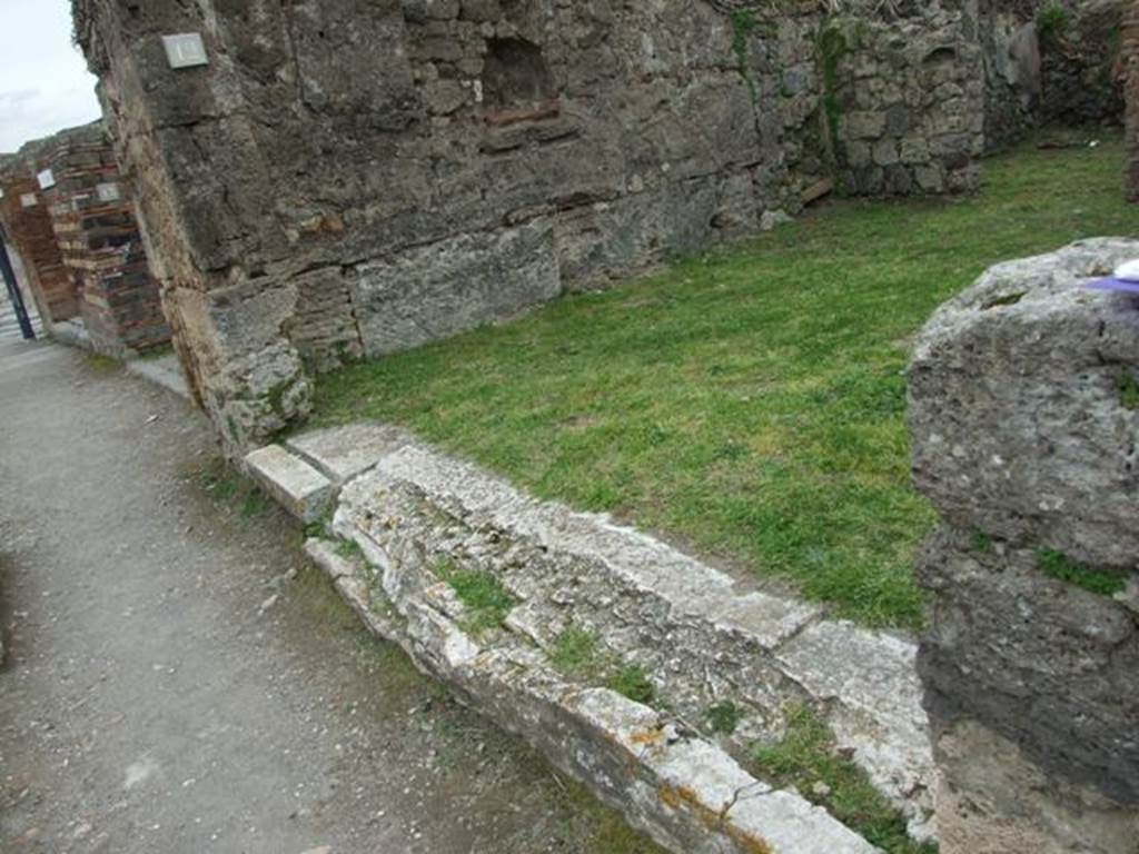 VII.3.12 Pompeii. March 2009.  Remains of threshold or sill.