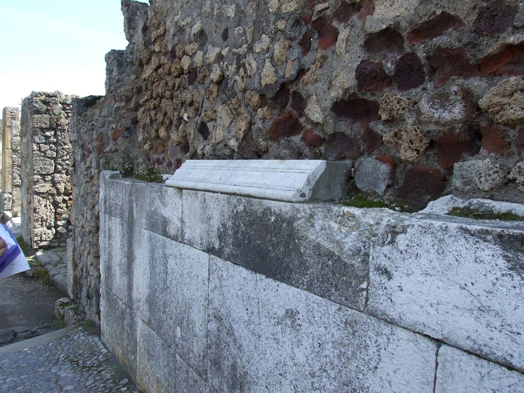 VII.4.1, Pompeii. July 2017. Marble cornice from north wall on Via della Fortuna. 
Foto Anne Kleineberg, ERC Grant 681269 DÉCOR.


