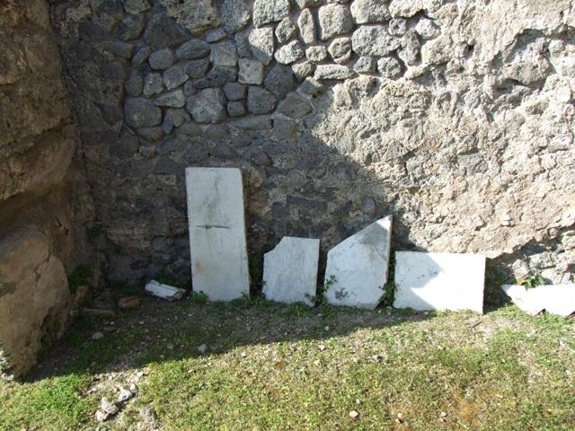 VII.4.31 Pompeii.  March 2009.  Room 9.  Cubiculum. Underneath floor near East wall.