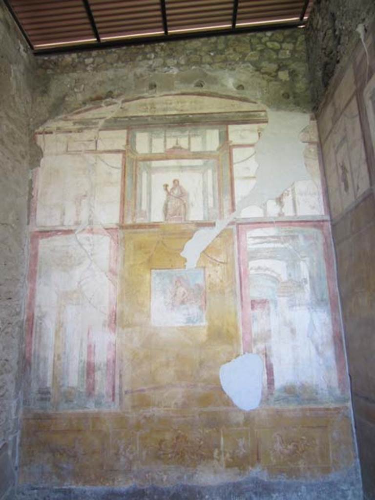 VII.4.31/51 Pompeii. May 2012. Room 12, south wall of oecus.  Photo courtesy of Marina Fuxa.
