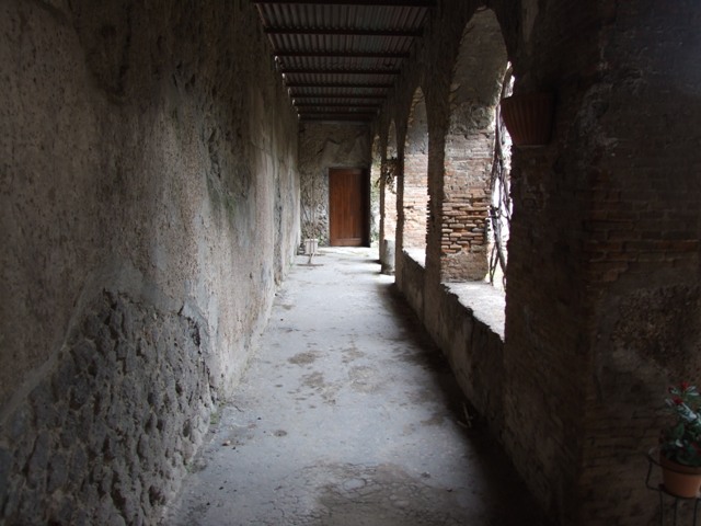 VII.5.24 Pompeii. August 2021. Looking towards north portico (7).
Foto Annette Haug, ERC Grant 681269 DÉCOR.

