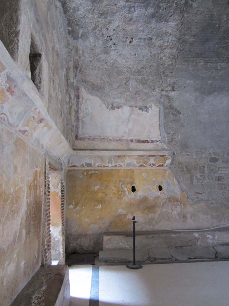VII.5.24 Pompeii. March 2012. South-west corner of apodyterium (14) and doorway to frigidarium (19). Photo courtesy of Marina Fuxa.

