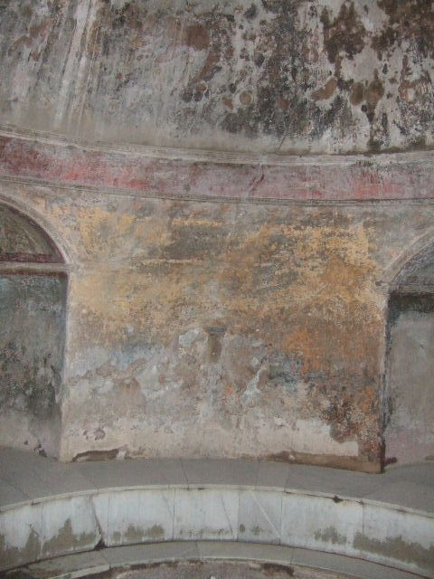 VII.5.24 Pompeii. April 2018. 
Frigidarium (19), detail of plasterwork on the south side of the cornice representing a race with a cupid on horse-back.  
Photo courtesy of Ian Lycett-King. Use is subject to Creative Commons Attribution-NonCommercial License v.4 International.
