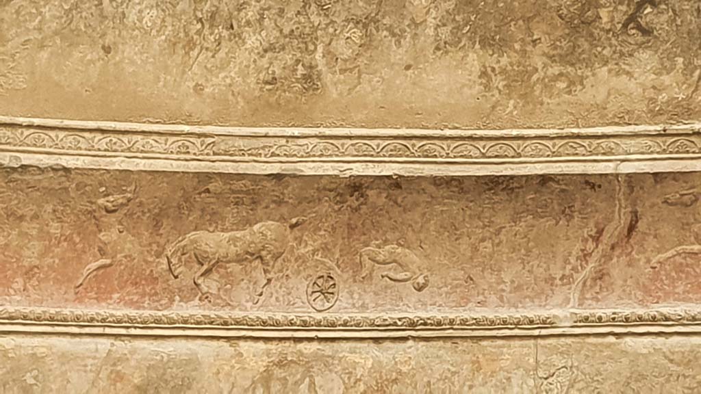 VII.5.24 Pompeii. May 2015. Frigidarium (19), detail of plasterwork. Photo courtesy of Buzz Ferebee.
