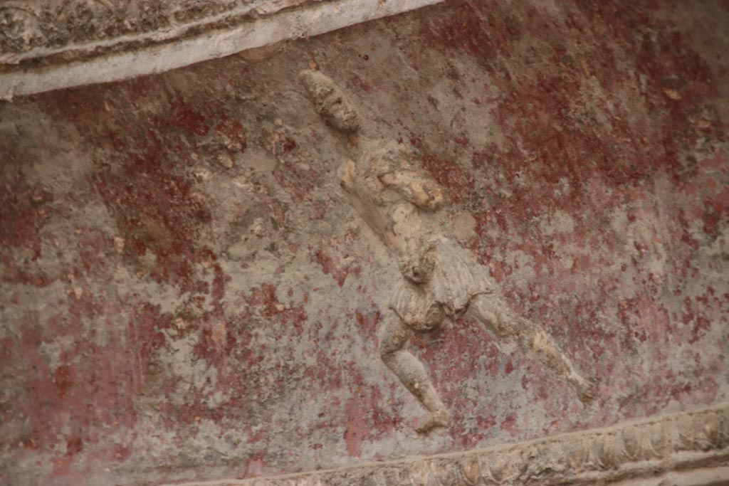 VII.5.24 Pompeii. August 2021. Frigidarium (19), detail of plasterwork cornice at west end of south side.
Foto Annette Haug, ERC Grant 681269 DÉCOR.
