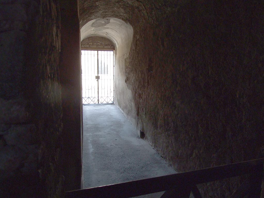 VII.5.24 Pompeii. August 2021. Caldarium (39), looking towards east wall with doorway into tepidarium (37). 
Foto Annette Haug, ERC Grant 681269 DÉCOR.
