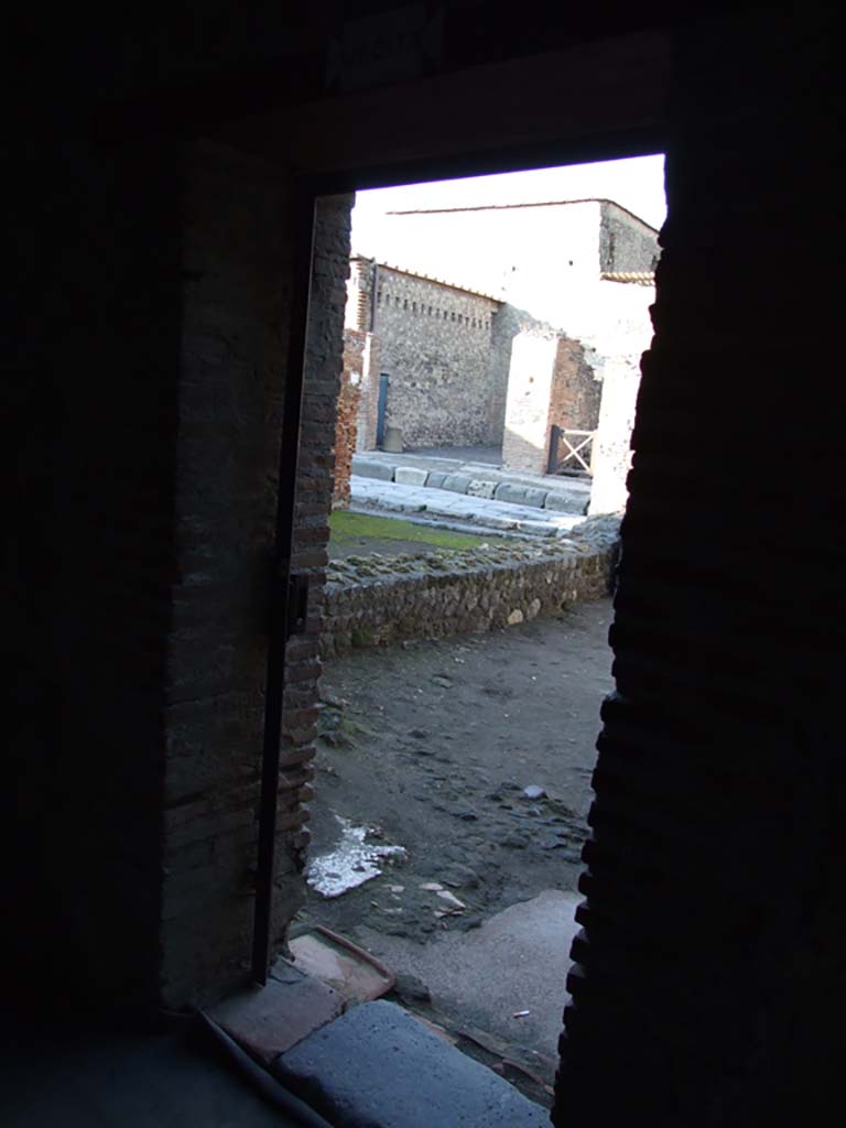 VII.5.24 Pompeii. December 2007. Looking west along corridor to boiler rooms and working areas.