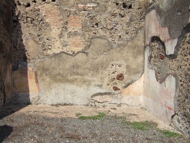 VII.6.30 House of Petutius Quintio.  
Linked to VII.6.37.  