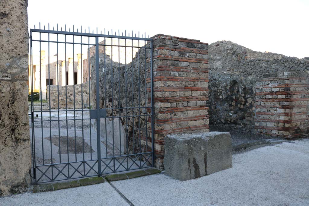 VII.7.5 Pompeii on left. December 2018. 
Looking towards entrance doorway, with VII.7.4 on right. Photo courtesy of Aude Durand.
