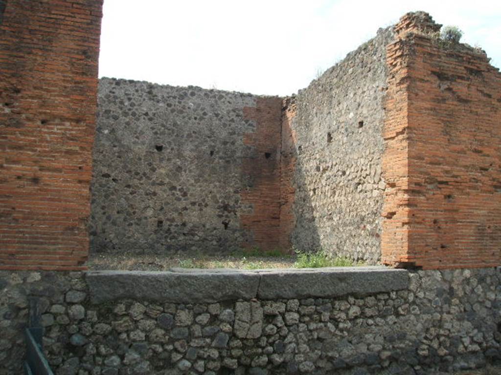 VII.7.25 Pompeii. May 2005. Entrance.