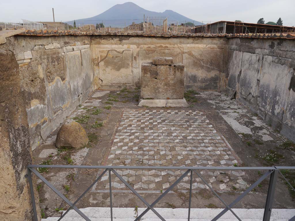 VII.7.32, Pompeii. September 2018. Looking north in cella from entrance doorway.
Foto Anne Kleineberg, ERC Grant 681269 DÉCOR.
