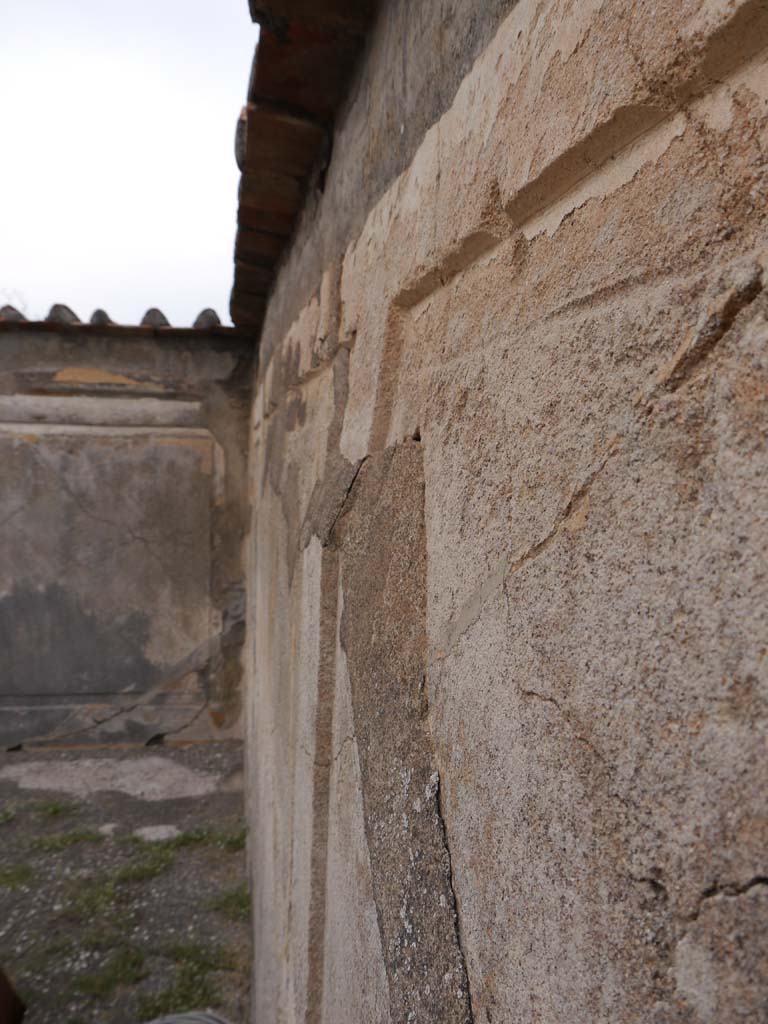 VII.7.32 Pompeii. September 2018. Looking west along north wall towards north-west corner.
Foto Anne Kleineberg, ERC Grant 681269 DÉCOR.
