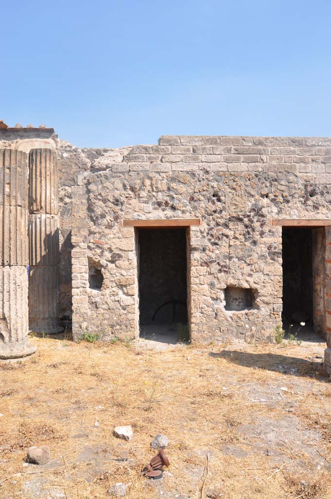 VII.8.01 Pompeii. July 2017. Doorways to rear rooms on west end and centre of north side of Temple.
Foto Anne Kleineberg, ERC Grant 681269 DÉCOR.
