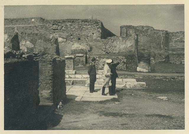 VII.9.3 Pompeii.  September 2005.  South east corner.