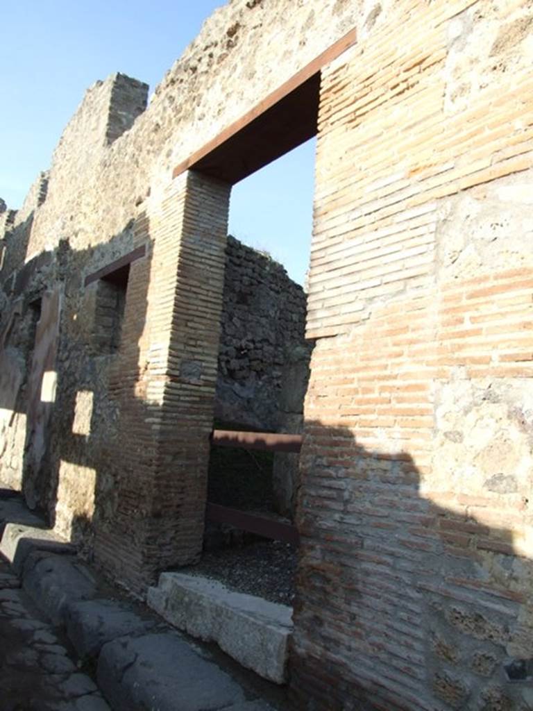 VII.12.21 Pompeii.  December 2007.  Entrance after restoration.