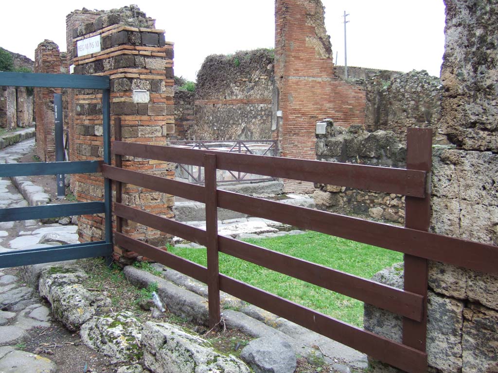 VII.12.37 Pompeii. December 2005. Entrance doorway on Vicolo di Eumachia, looking north-east. 