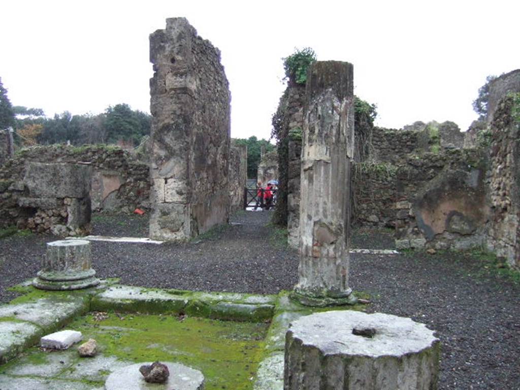 VII.13.8 Pompeii. December 2005. Looking south towards entrance.