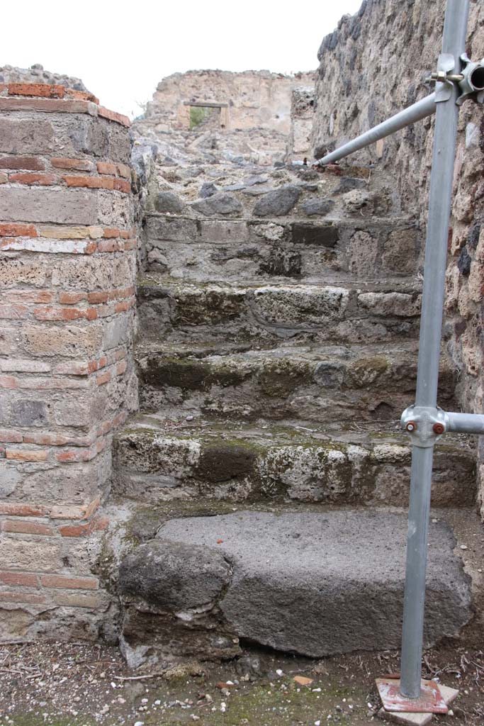 VII.16.5 Pompeii. October 2020. Looking north towards steps to upper floor.
Photo courtesy of Klaus Heese. 
