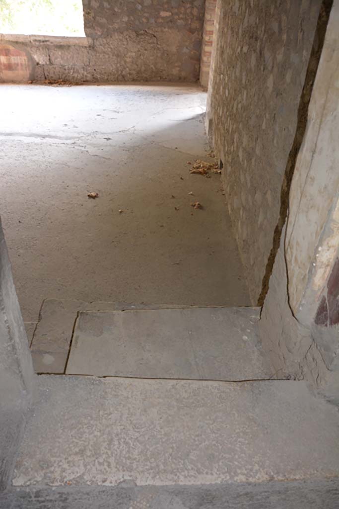 VII.16.22 Pompeii. October 2018. Room 74, looking west from area 73, steps to lower floor.
Foto Annette Haug, ERC Grant 681269 DÉCOR.
