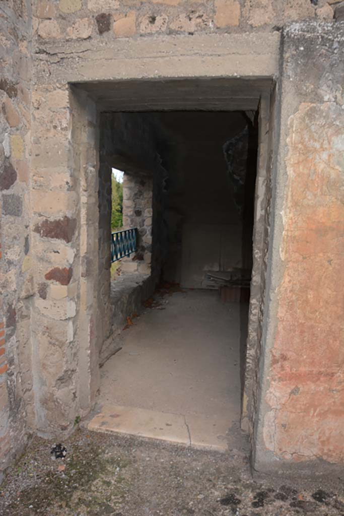 VII.16.22 Pompeii. October 2018. Peristyle 14, doorway into room 15 in north-west corner.
Foto Annette Haug, ERC Grant 681269 DÉCOR.
