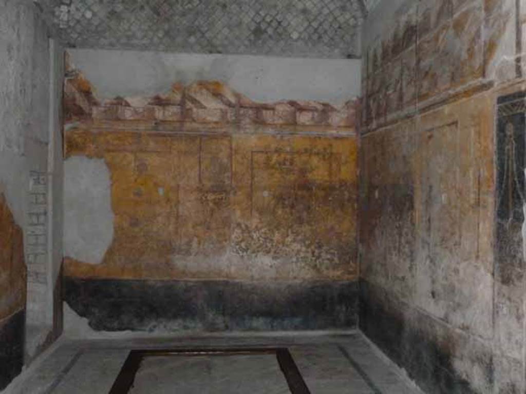 VII.16.a Pompeii. December 2006. Room 7, south frescoed wall.