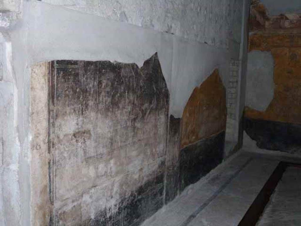 VII.16.a Pompeii. August 2021. 
Room 7, upper east wall, with numbered “boxes”, presumably with painted figures, but now missing.
Foto Annette Haug, ERC Grant 681269 DÉCOR.


