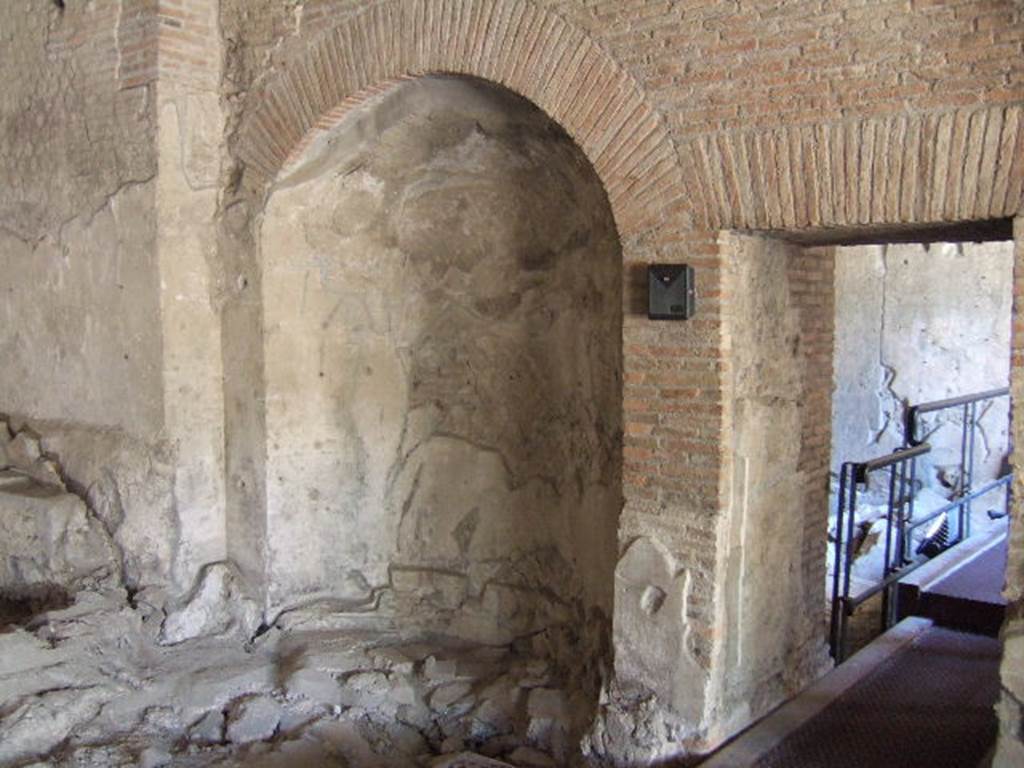 VII.16.a Pompeii. December 2006. Room 4, damaged floor.
