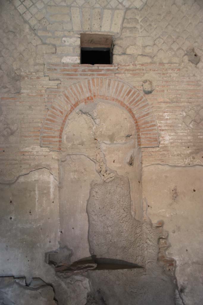 VII.16.a Pompeii. December 2006. Room 5, north-east corner. 

 
