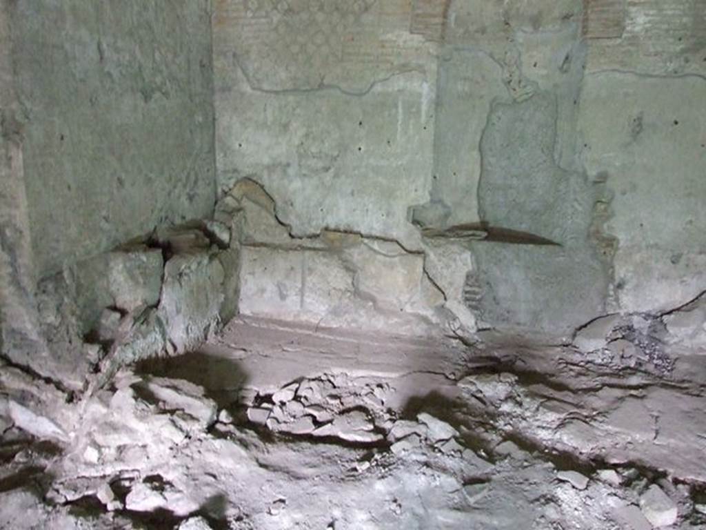 VII.16.a Pompeii. May 2015.  Room 4, looking towards north wall with two niches on west side of doorway to room 3. Photo courtesy of Buzz Ferebee.
