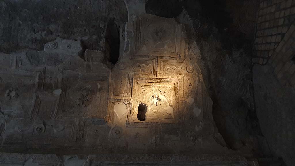 VII.16.a Pompeii. October 2020. Room 6, vaulted ceiling with stucco. Photo courtesy of Klaus Heese. 