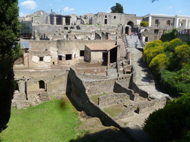 VII.16.a Pompeii. September 2005. Suburban Baths and Porta Marina, looking east.