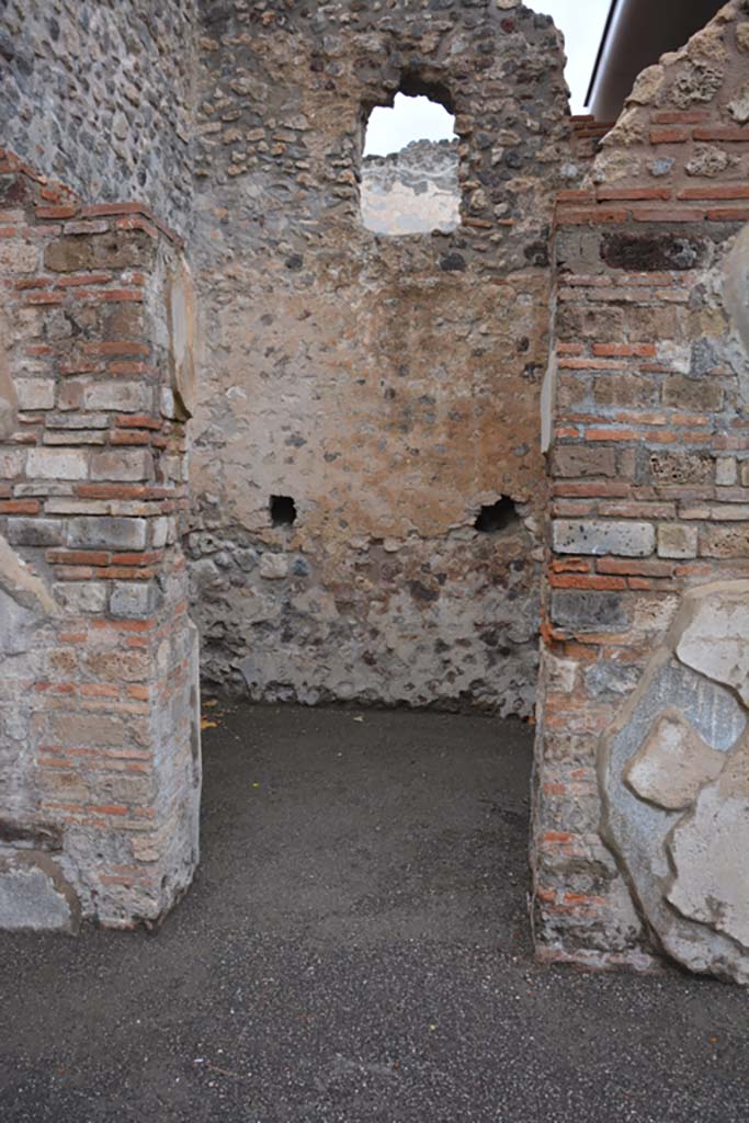 VIII.2.3 Pompeii. December 2005. Doorway to cubiculum on east of entrance corridor.

